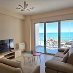 Brisa Del Mar Beachfront *