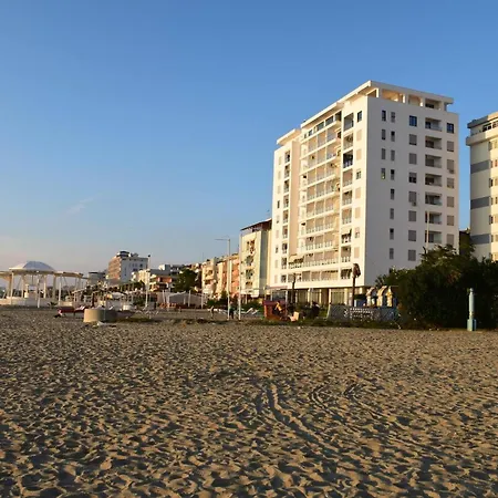 Brisa Del Mar Beachfront *