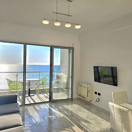 Brisa Del Mar Beachfront *