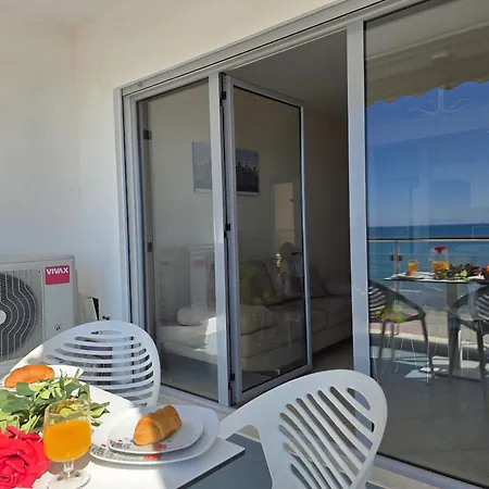 Brisa Del Mar Beachfront Apartment Durres