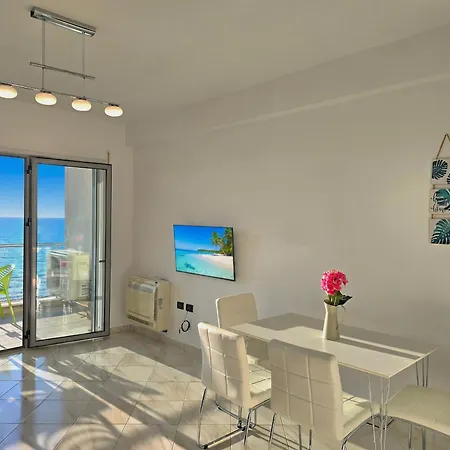 Brisa Del Mar Beachfront 公寓 *