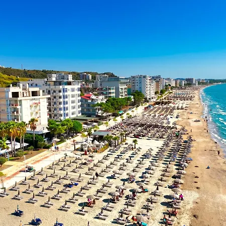 Brisa Del Mar Beachfront *