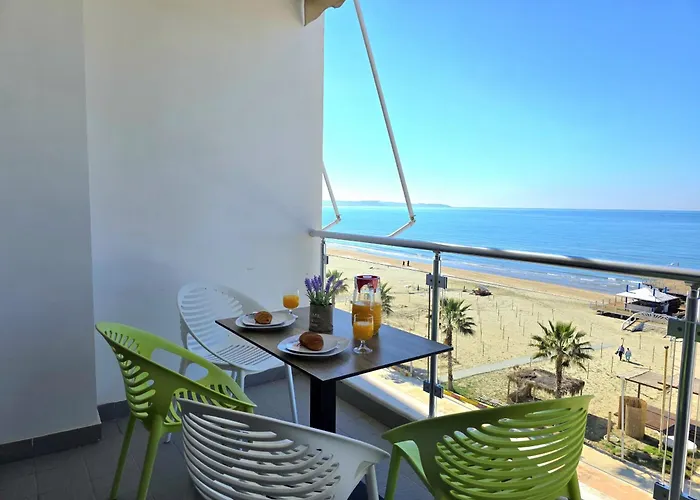 Brisa Del Mar Beachfront Apartment