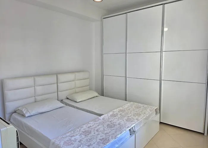 Brisa Del Mar Beachfront Apartment