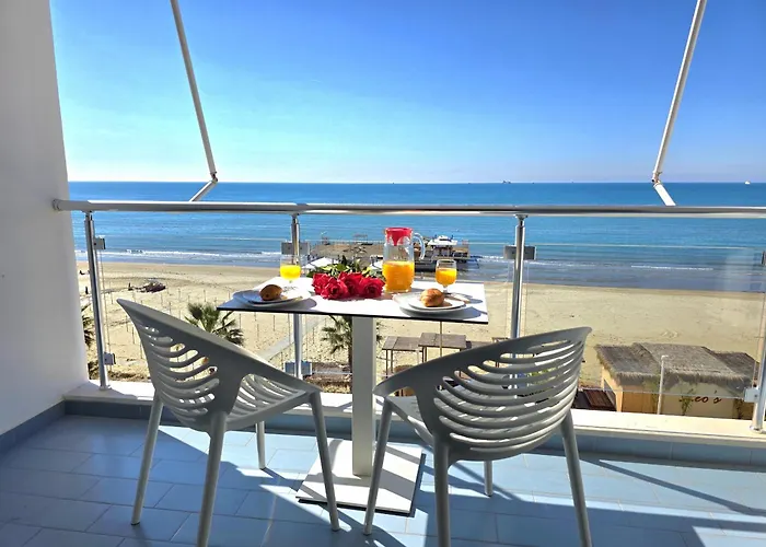 Brisa Del Mar Beachfront Apartment *